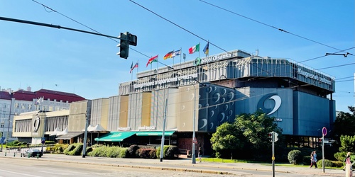 The dominant feature of the nearby square is the Olsanka Hotel, where you can enjoy an indoor swimming pool and saunas.